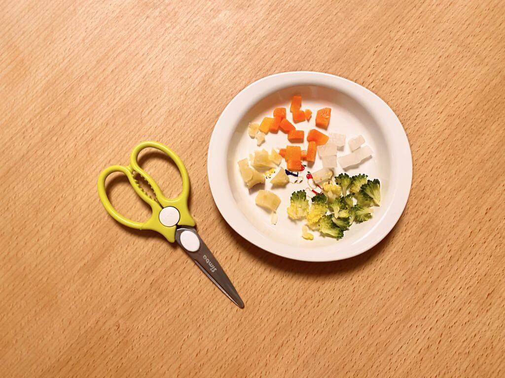 離乳食 手づかみ食べ野菜とそれに便利な小さなハサミ ヨガとシンプルライフ 離乳食 手づかみ食べ野菜とそれに便利な小さなハサミ ヨガとシンプルライフ